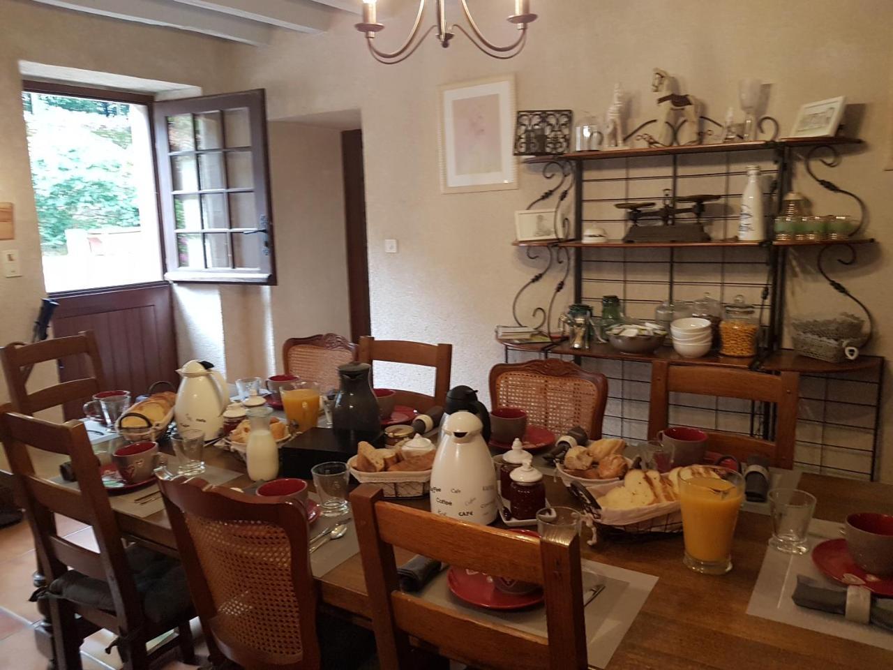 Bed and Breakfast Le Moulin de Charin à La Pommeraie-sur-Sèvre Extérieur photo